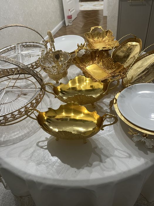 Зодотистый сервиз