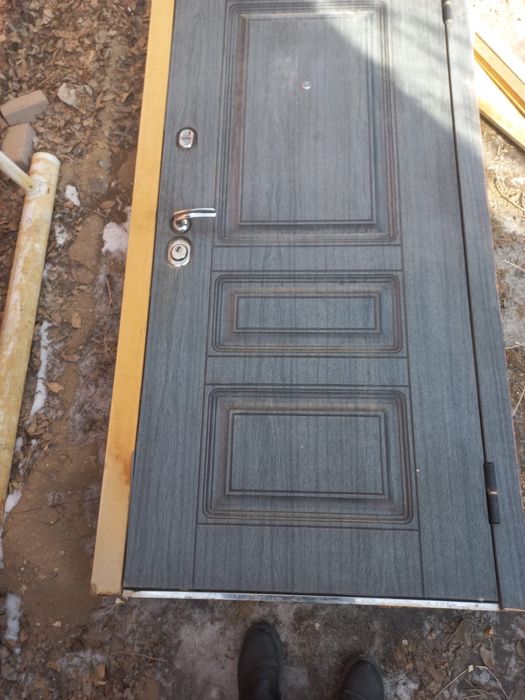 Продается входная дверь б/у