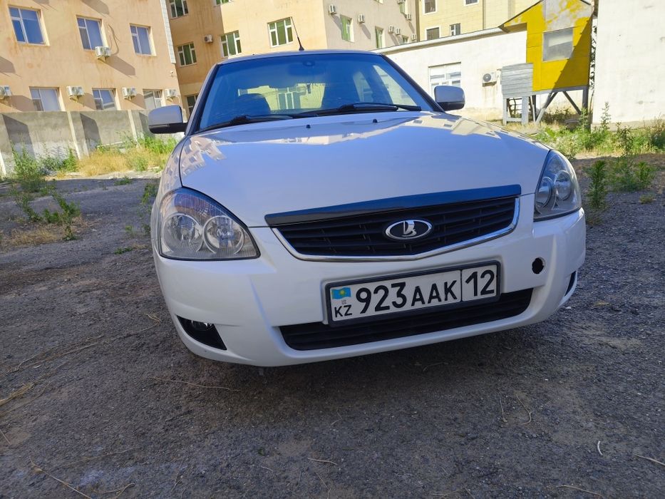 Автомобиль лада приора продам