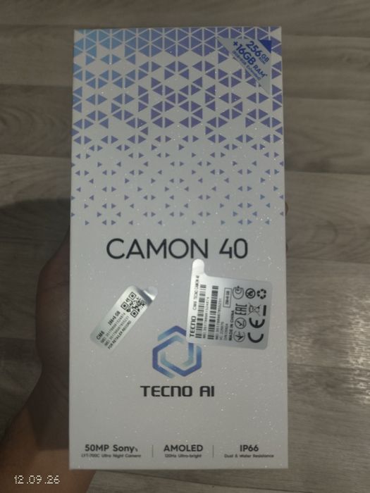 Продам смартфон Techno Camon 40