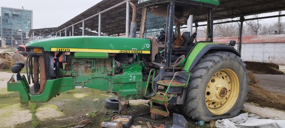 Vand/ dezmembrez john deere 8100 8200 8300 8400 8410