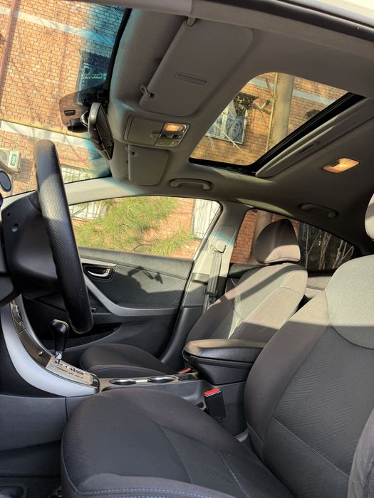 Продается Hyundai Elantra polniy full
