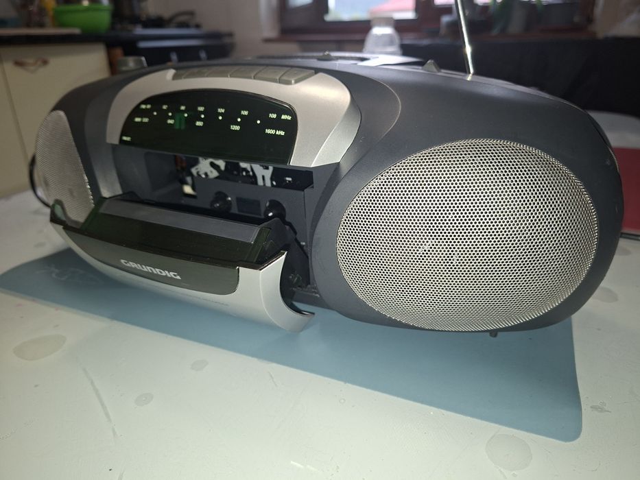 Radiocasetofon Grundig RR316, perfect funcțional,  sunet puternic , Stereo