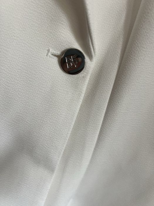 Елегантна рокля DNKY