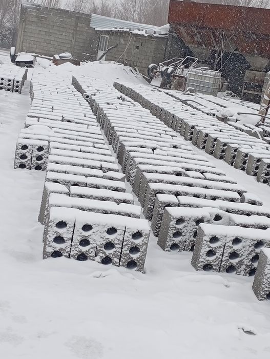 Шлака блок и кирпич