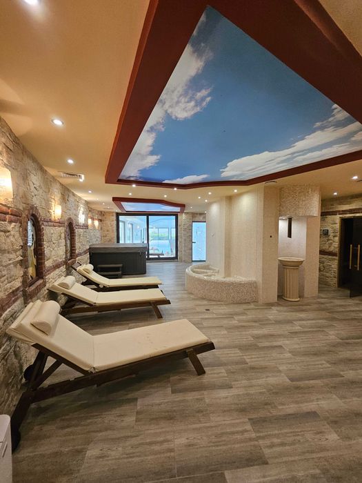 Продава се Къща в Елена - 860 кв.м за 1779 €/кв.м - Снимка #17