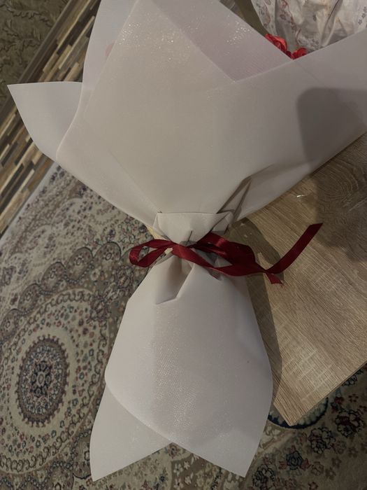 букет из атлсаных роз