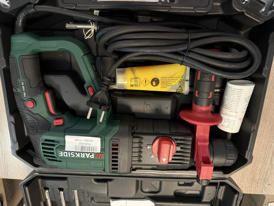 Перфоратор Parkside PBH 1050 D4