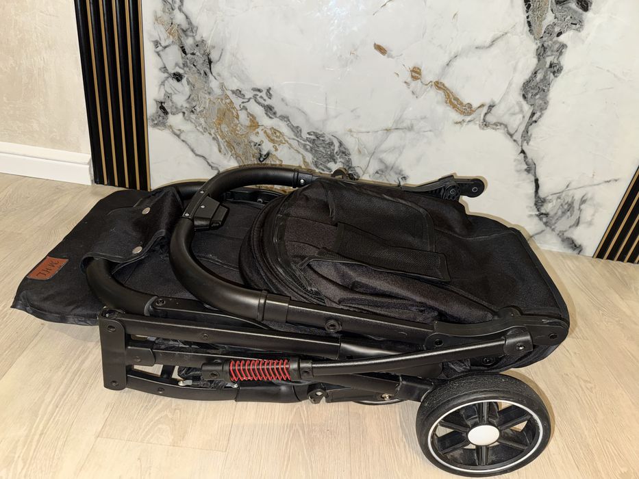 Продам детскую коляску