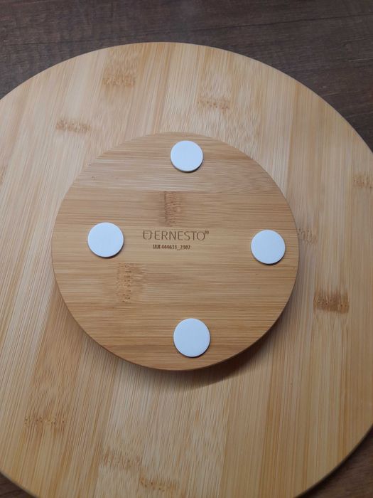 Въртящо се дървено плато за разядки и мезета