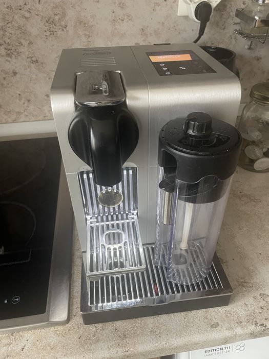 Lattissima Pro | De'Longhi Coffee