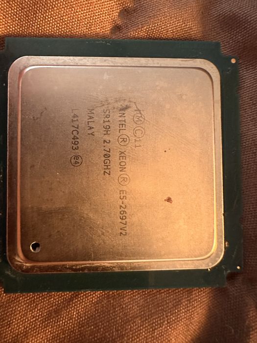 INTEL XEON E5-2697 V2 12 ядра / 24 нишки 2.7 GHz