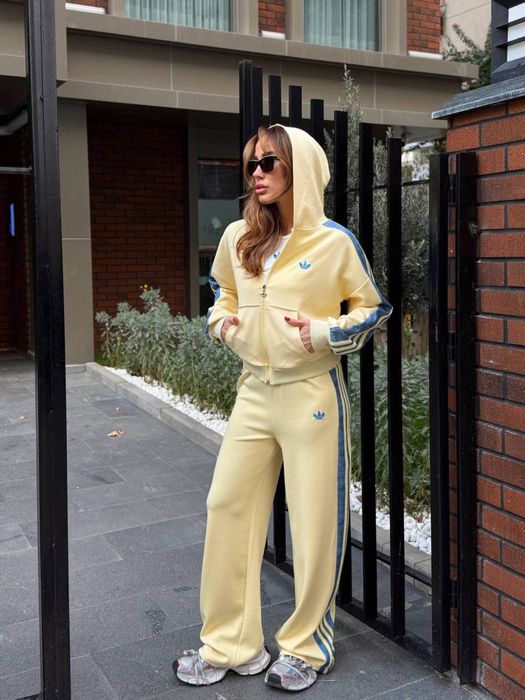 Комплект от три части