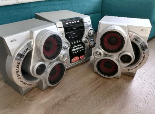 Музыкальный центр