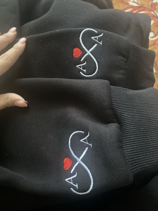 Парные толстовки А&А .