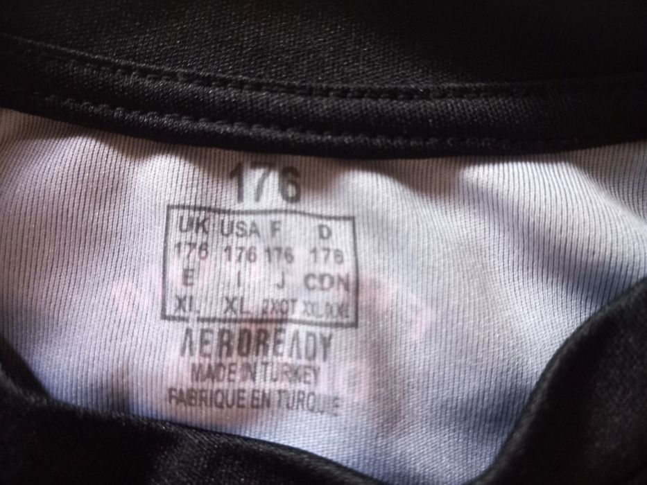 Спортен екип на Меси