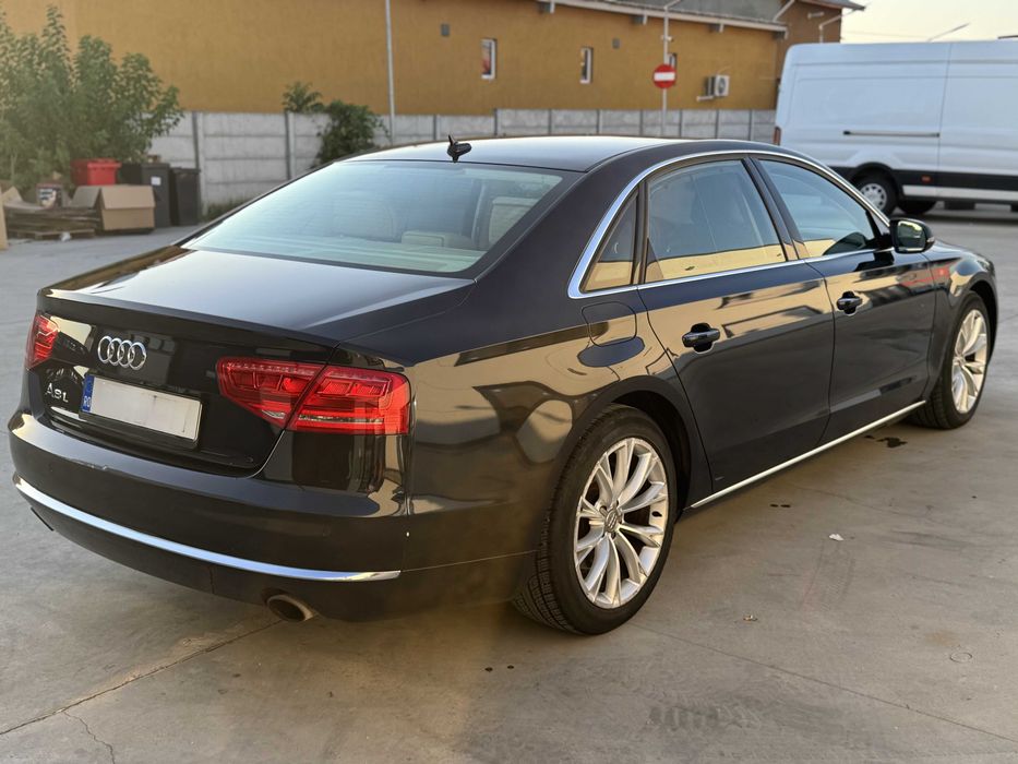 Audi A8L 3.0 tfsi