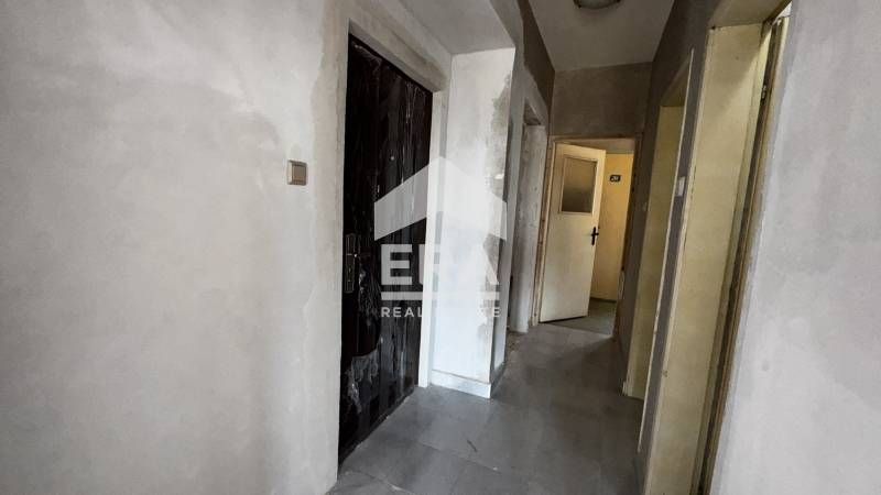 Тристаен апартамент в кв.,,Младежки хълм,,