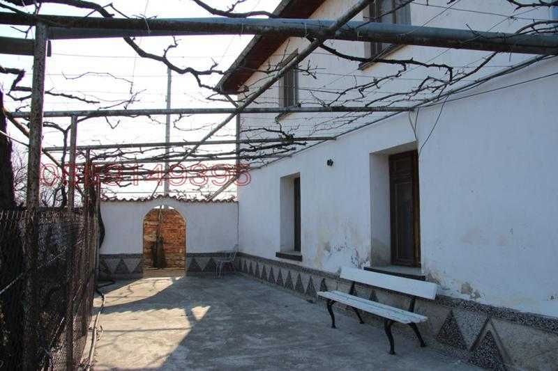 Стопански двор със застроена площ