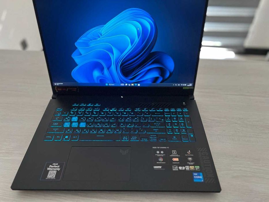 ASUS TUF Gaming F17 i7-13620H / RTX 4050 / 16GB DDR5 / 512GB SSD