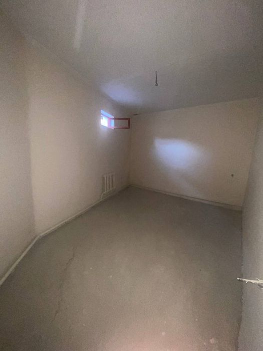 Uy arendaga beriladi,sotiladi 1.3 sotiq 4 xona