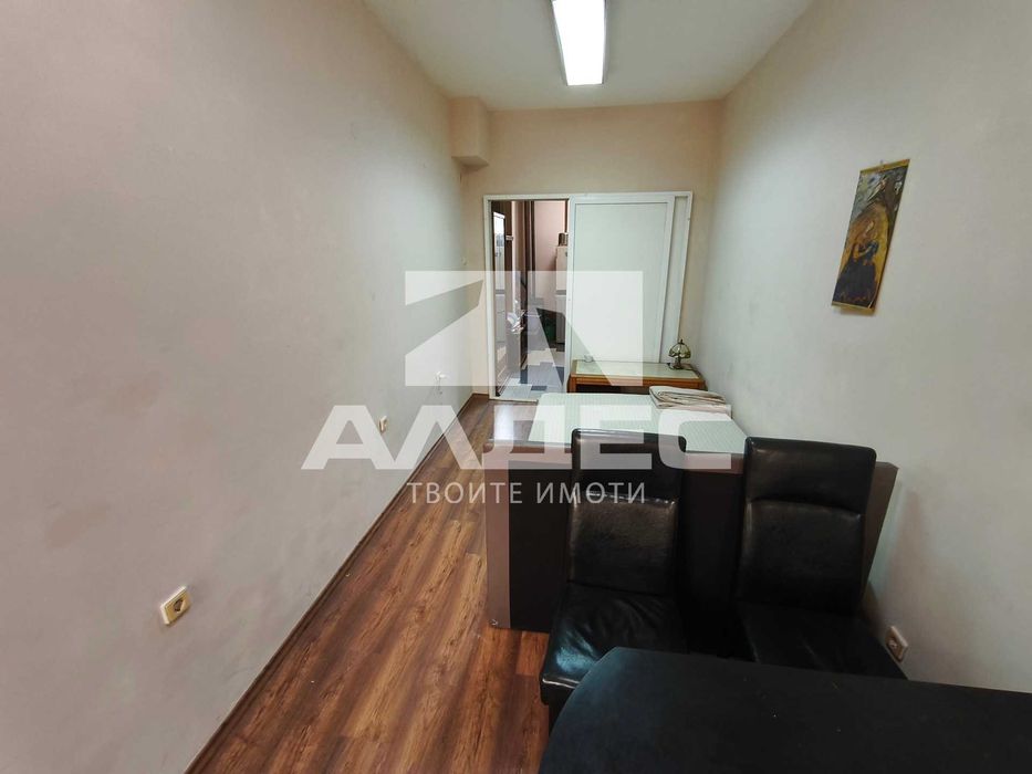 Дава се под наем Офис в София, Център - 24 кв.м за 328.95 € - Снимка #1