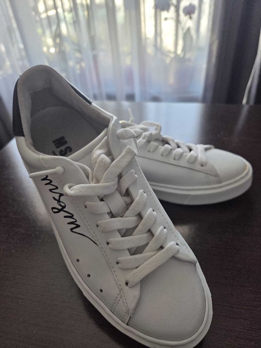 adidasi MSGM ALB purtati o data