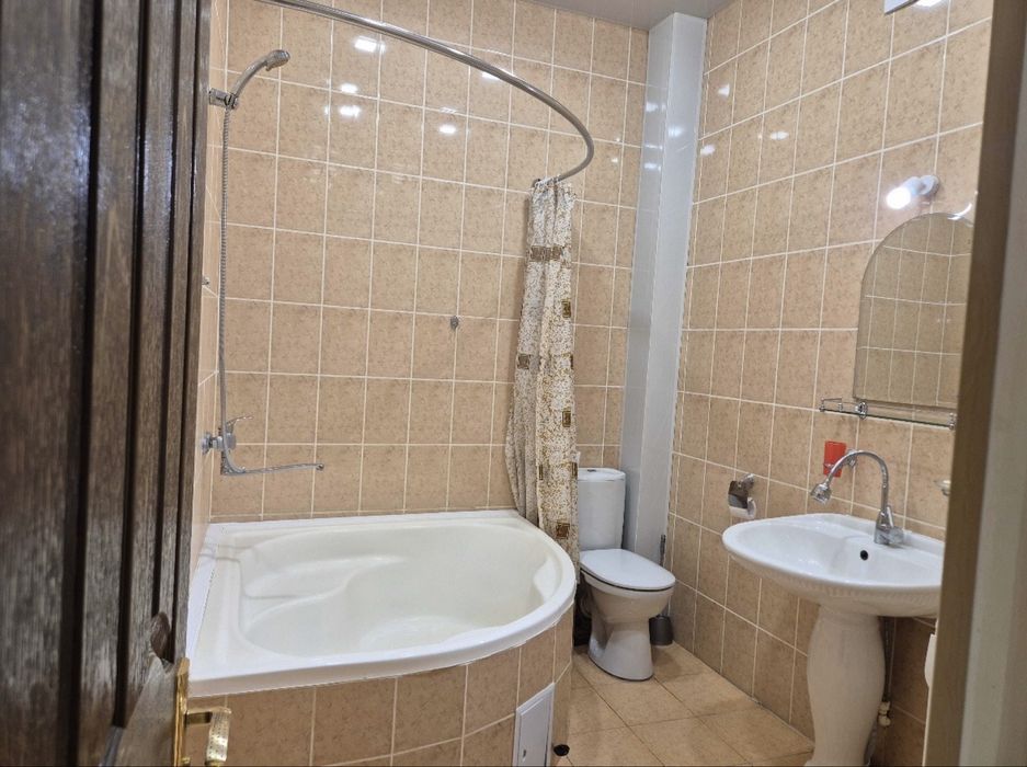 Продаётся 2/1/2, улица Новомосковская, Аккурганская