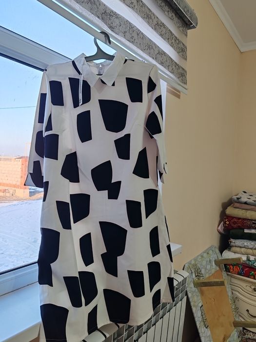 Киімдер сатылады