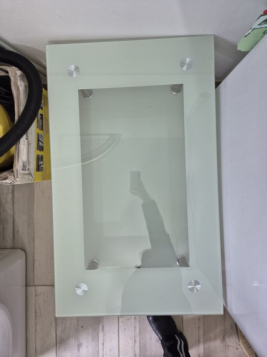 Vand masuta de sticla