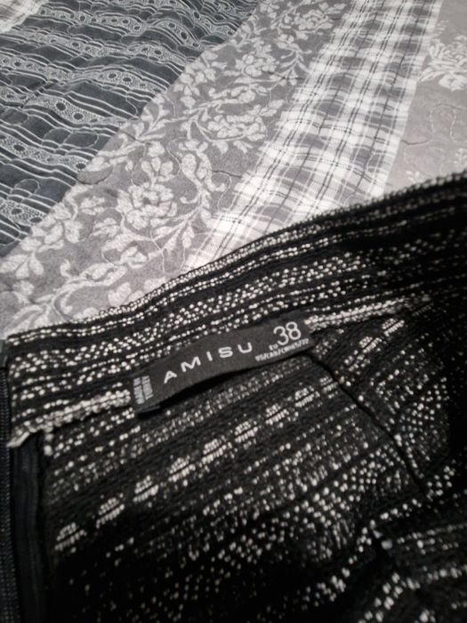 Pantaloni scurti marimea 38