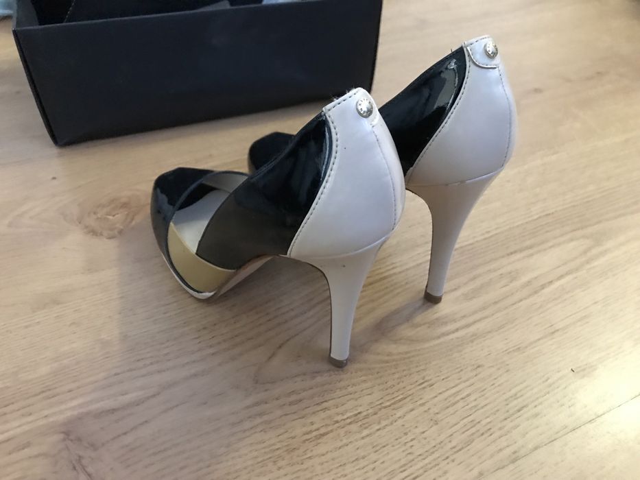 Обувки с ток Karen Millen