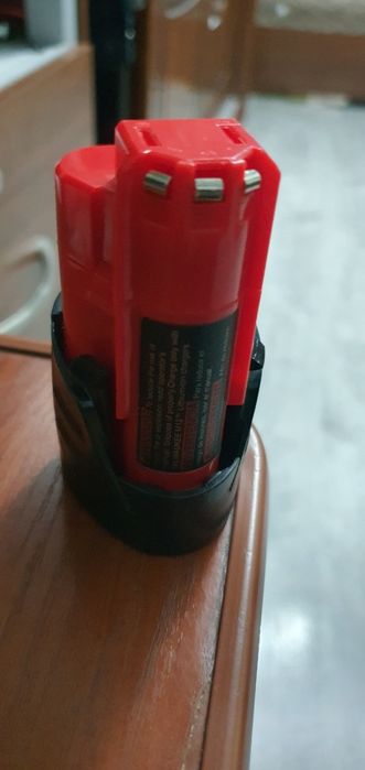 Продам аккумулятор от milwaukee m12 6A