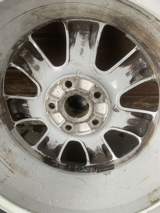 Jante cu anvelope de VW 215/65/R16