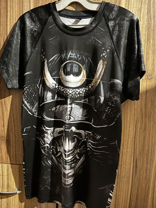 Рашгард с къс ръкав