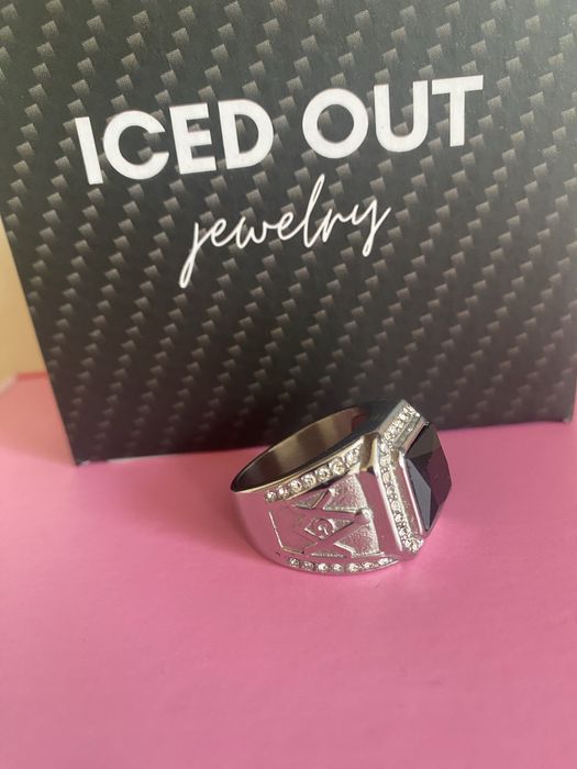 Нов мъжки пръстен