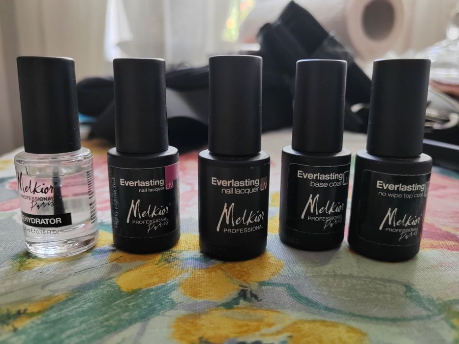 Lampa și oje semipermanente melkior