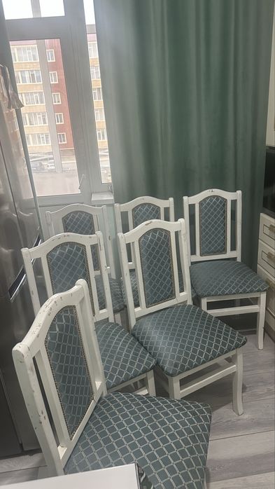 Срочно продам 6 стульев