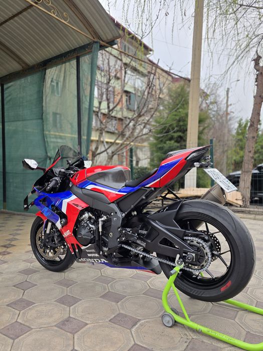 Сотилади Honda cbr1000rr-r fireblade