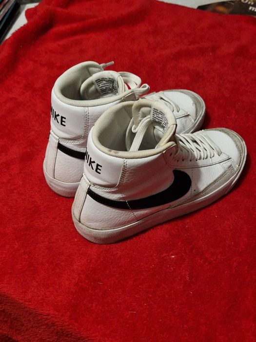 Adidasi Nike  gheata  / bascheti , Nr .36