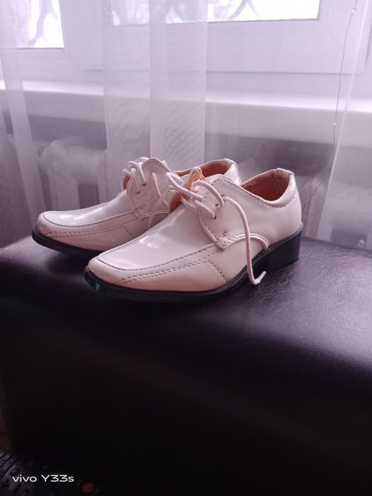 Продам детские туфли