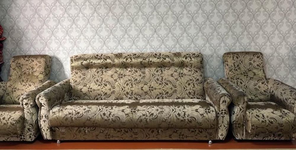Продаётся диван в хорошем состоянии