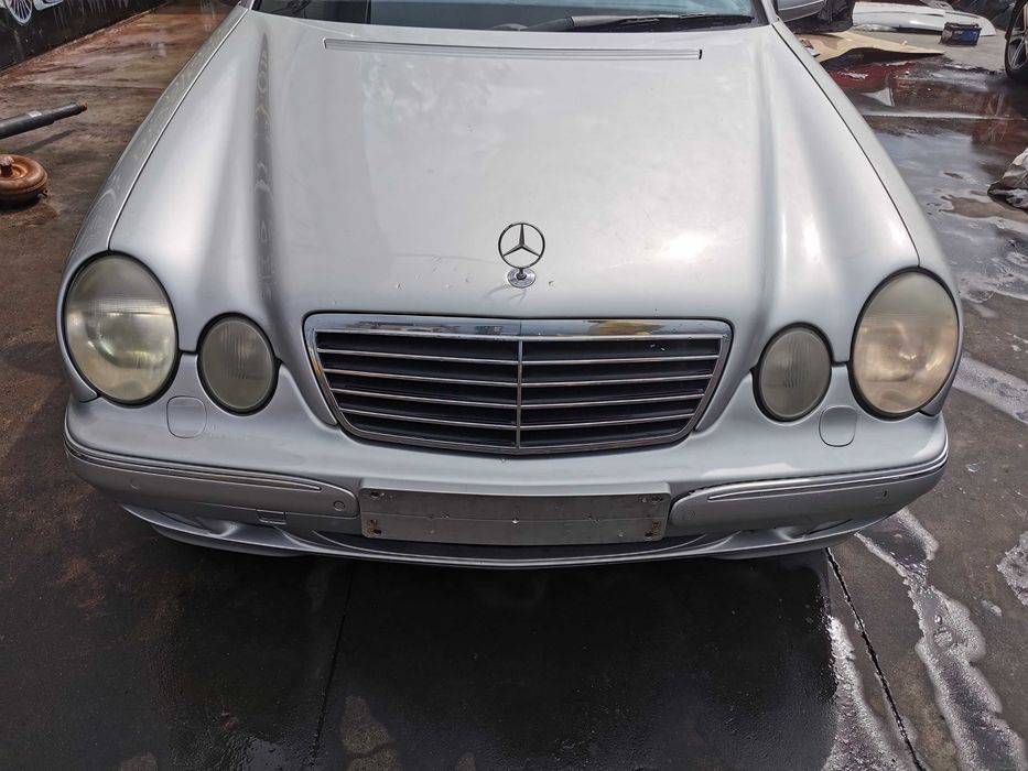 Dezmembrez mercedes e class w210 e320d/bara fata w210/far w210/aripa/