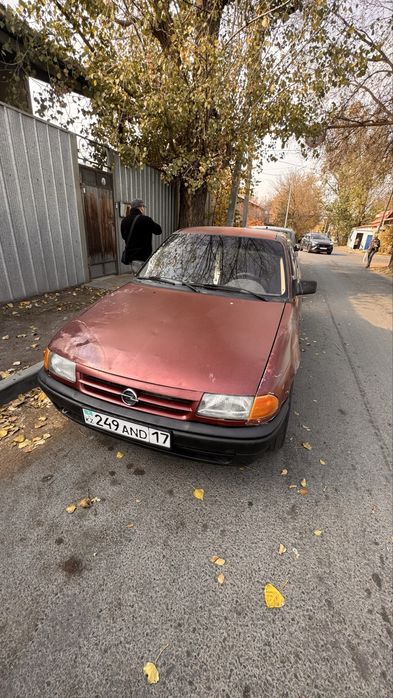 Опел астра 1991 1,6 матор отличный каробка матор