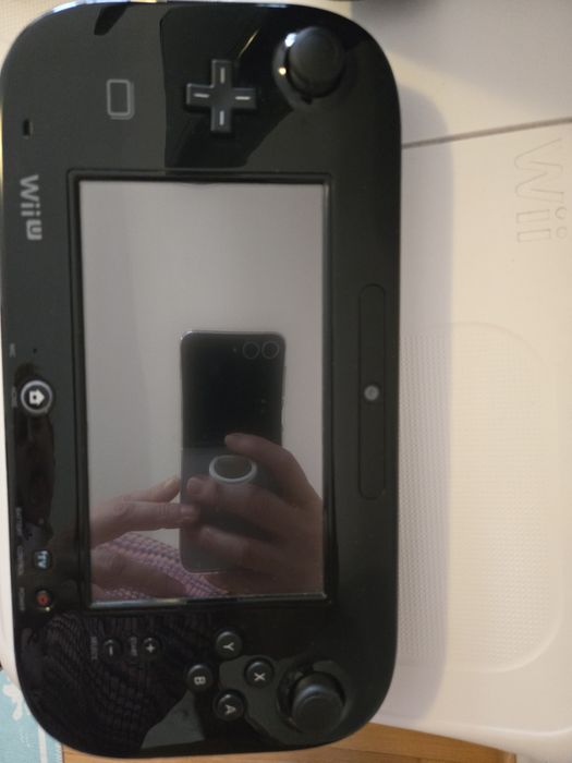 Wii U complet cu Mariokart 8 preinstalat si Wii Fit U