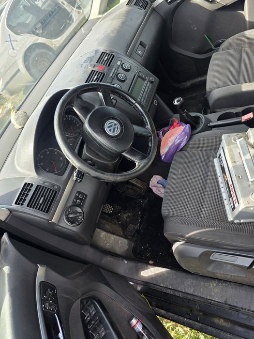 Dezmembrez Volkswagen Touran 1.6mpi fsi 1.9tdi 2.0tdi