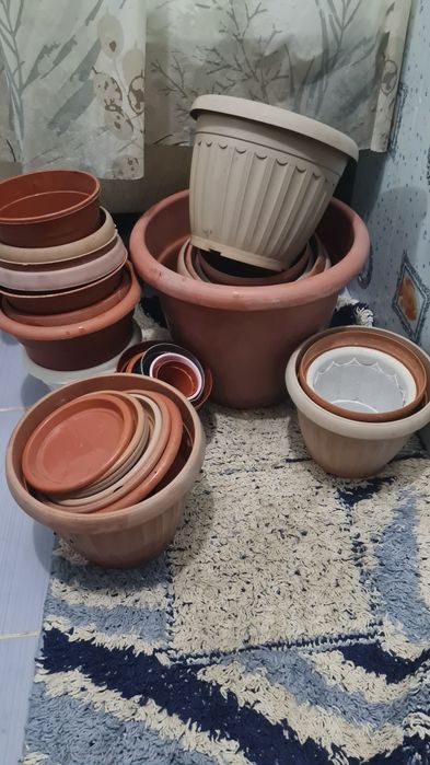 Продам цветочные горшки за 5000 тг.
