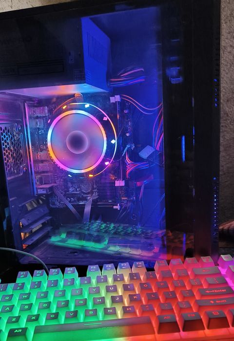 Computer// Core i5 // 8 gb Operative Hotira