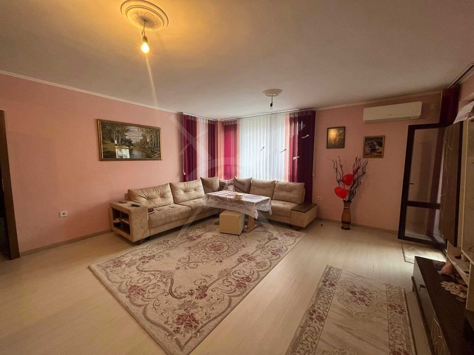 Продава се Тристаен апартамент в Пловдив, Остромила - 120 кв.м за 1500 €/кв.м - Снимка #1
