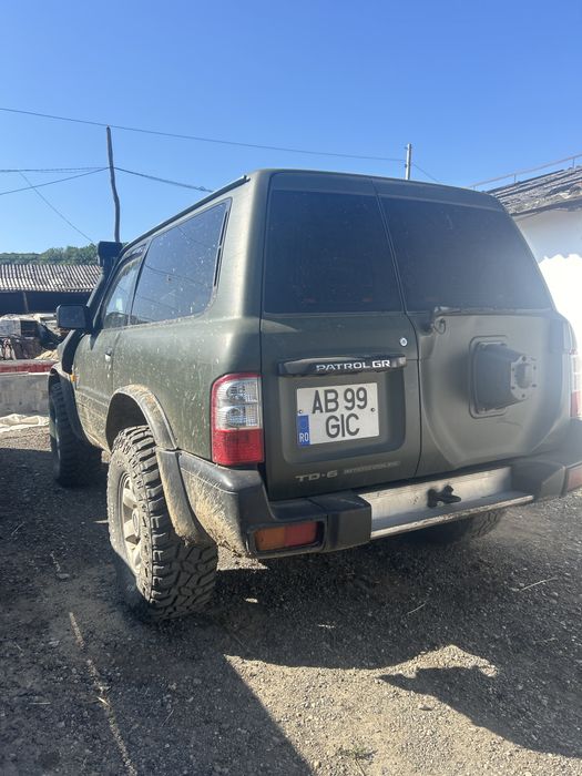 Nissan patrol y61